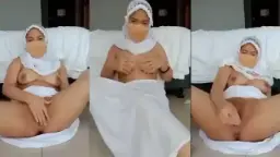 Tante Maela Jilbab Sange, Colok Memek Basah Sampe Muncrat.