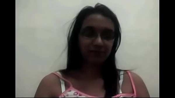 Ibu Rumah Tangga Hyderabadi Yang Polos Dan Seksi, Telanjang Bulat Di Depan Kamera – Hari Pertama Yang Bikin Makin Panas