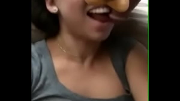 Bini Orang India Ngocok Kontol, Bibir Merah Basah Ngejilat Batang Kaku Sampai Keluar Air Mani.
