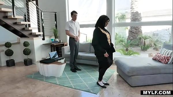 Arab Milf Kylie Kingston Ngidam Kontol Muda Ngegolotin