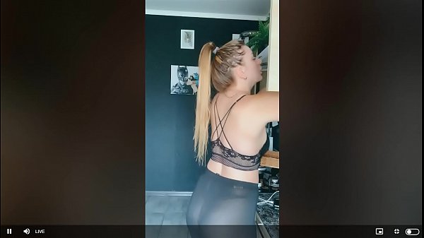 Rusa Dengan Bokong Seksi, Stoking Transparan Menggoda – Bigo Live Panas