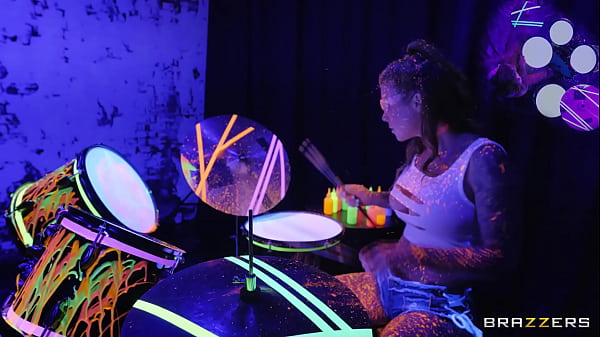 Tonton Trailer Penuh Bang The Drummer / Brazzers, Ngewe Hot Gila Dari Https://zzfull.com/drumm