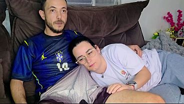 Langkah Kakak Tiri Digoda Kakak Tiri Saat Nonton Bola Brasil, Sambil Jari Main Ke Dalam Celana