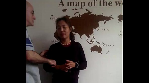 Bule Amerika, Istri Cewek China, Dan Satu Bocah China Lagi, Bertiga Ngebut Di Dongguan, Ngegas Di Tiga Baris Ranjang.
